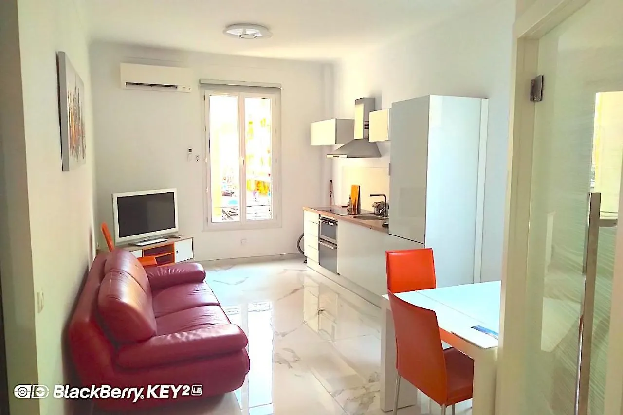 Suite Stalingrad Nice 0*,  France